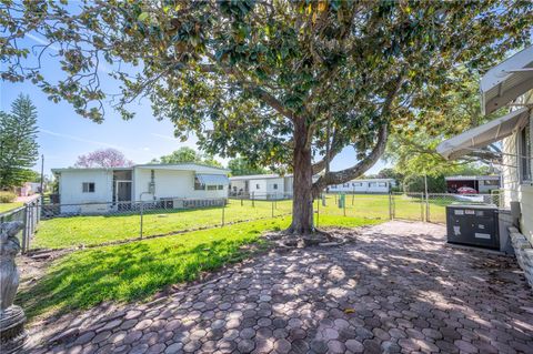 A home in LAKELAND