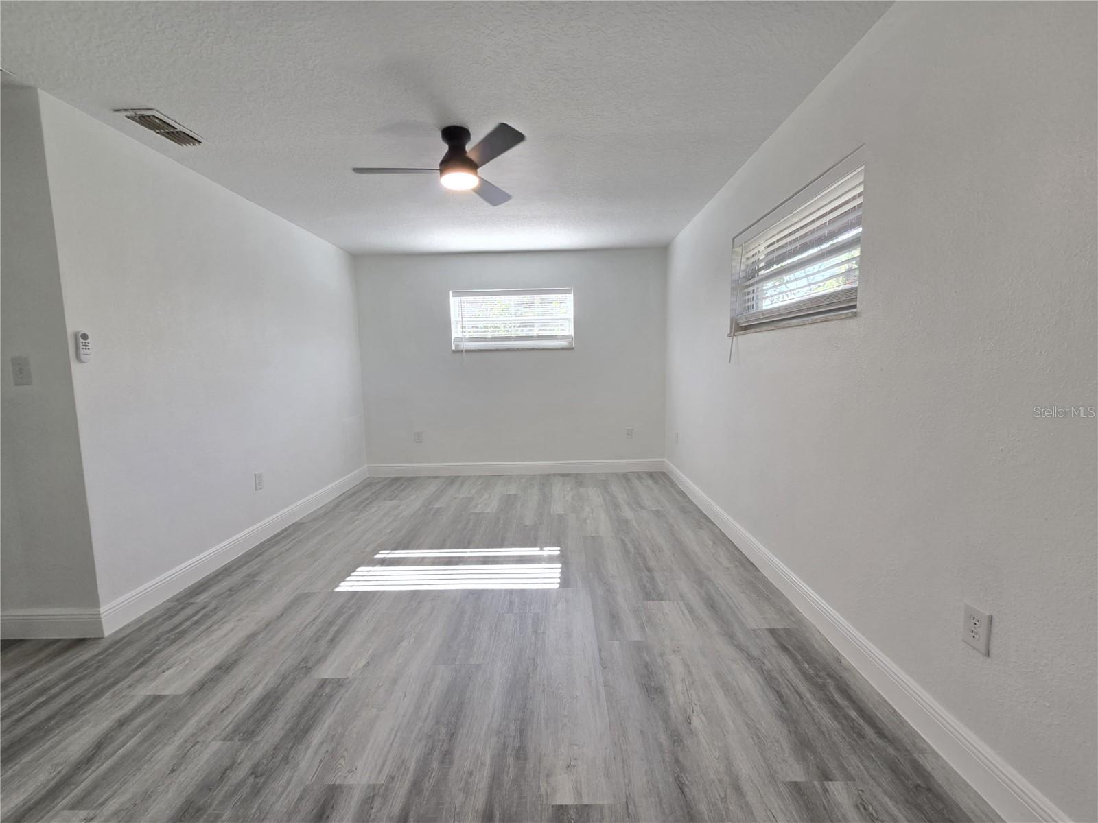 RIO GRANDE PARK - Residential Lease