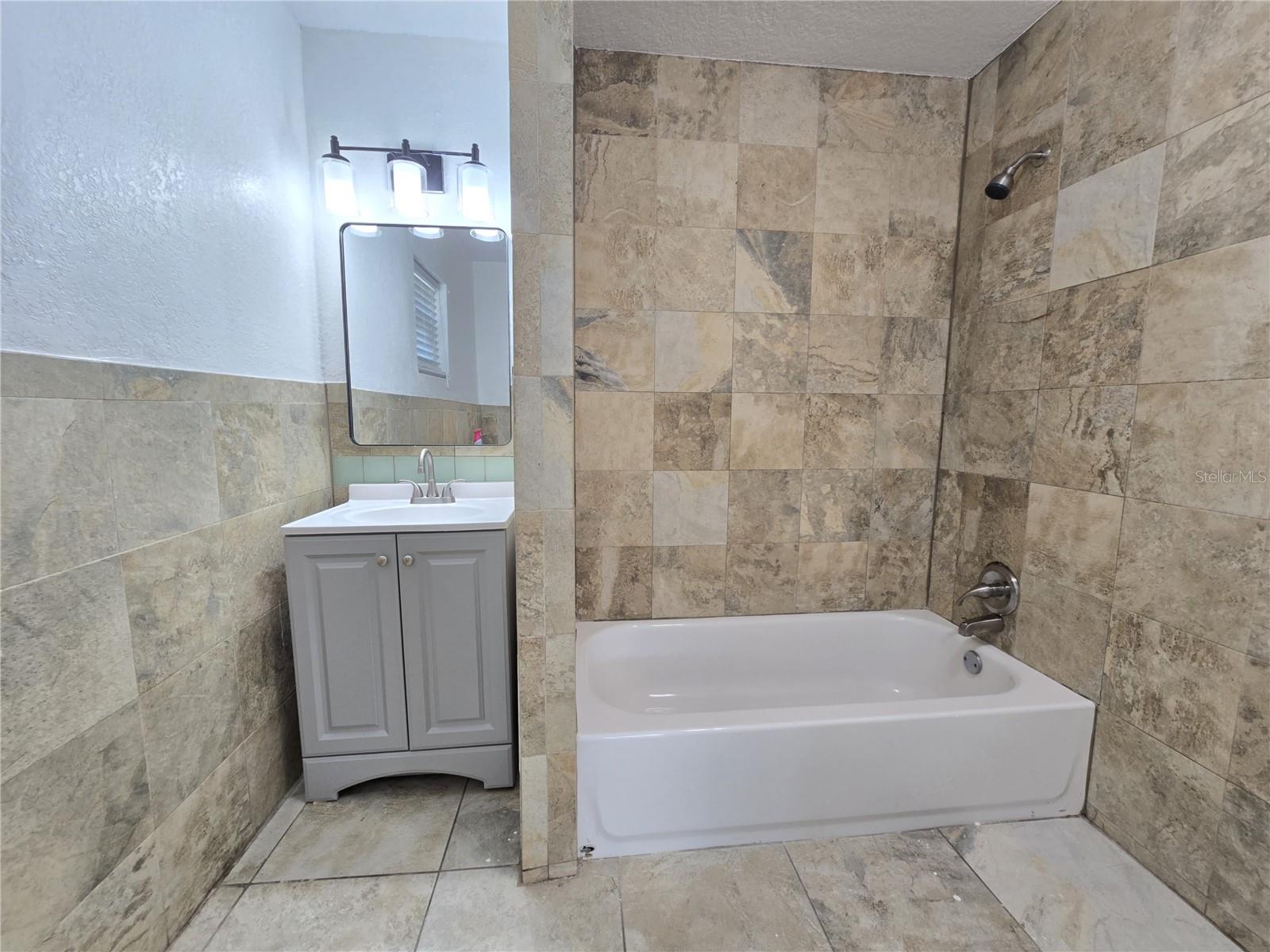 RIO GRANDE PARK - Residential Lease