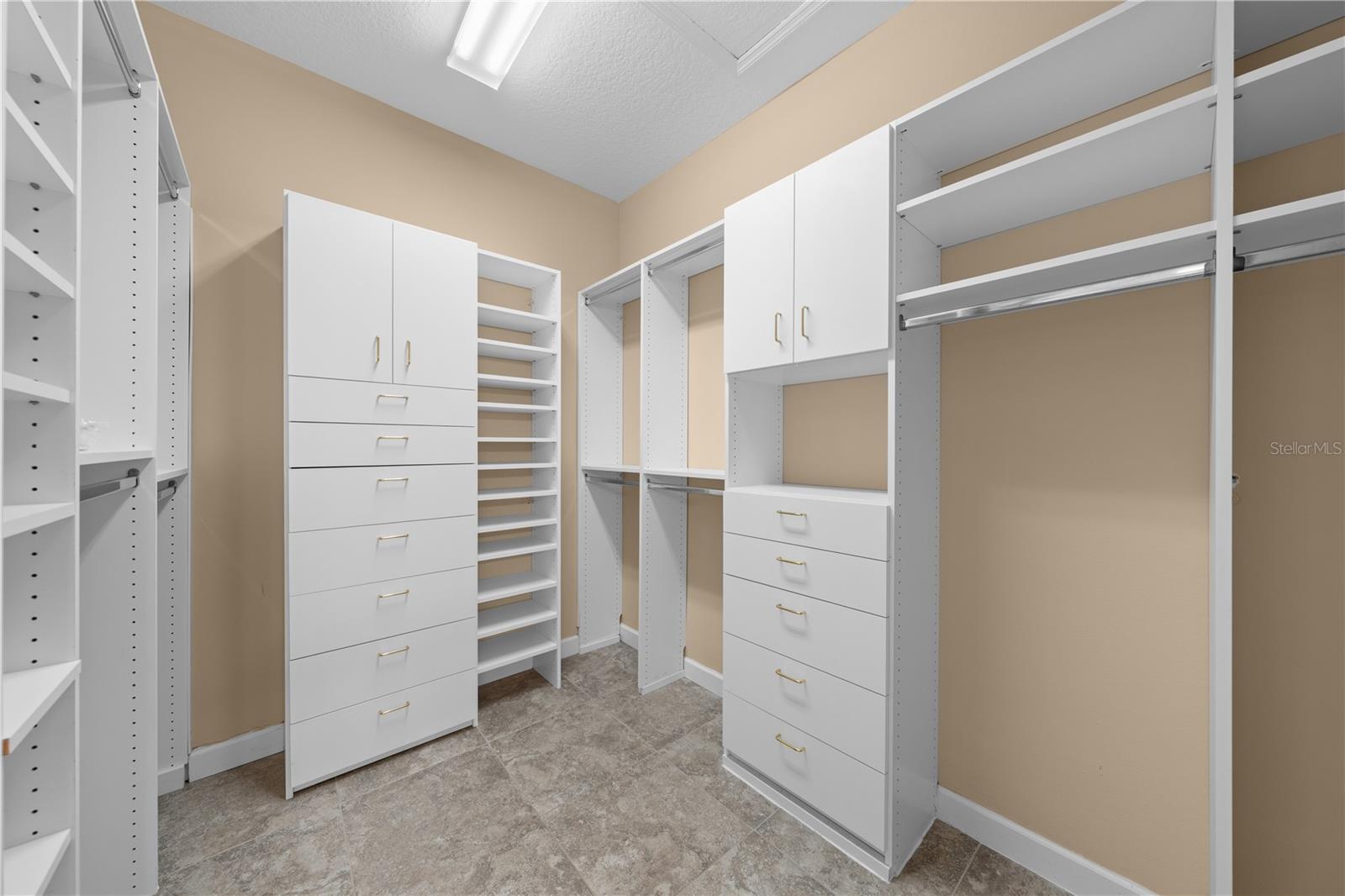 ASHLEY COVE UNIT 1 - Residential