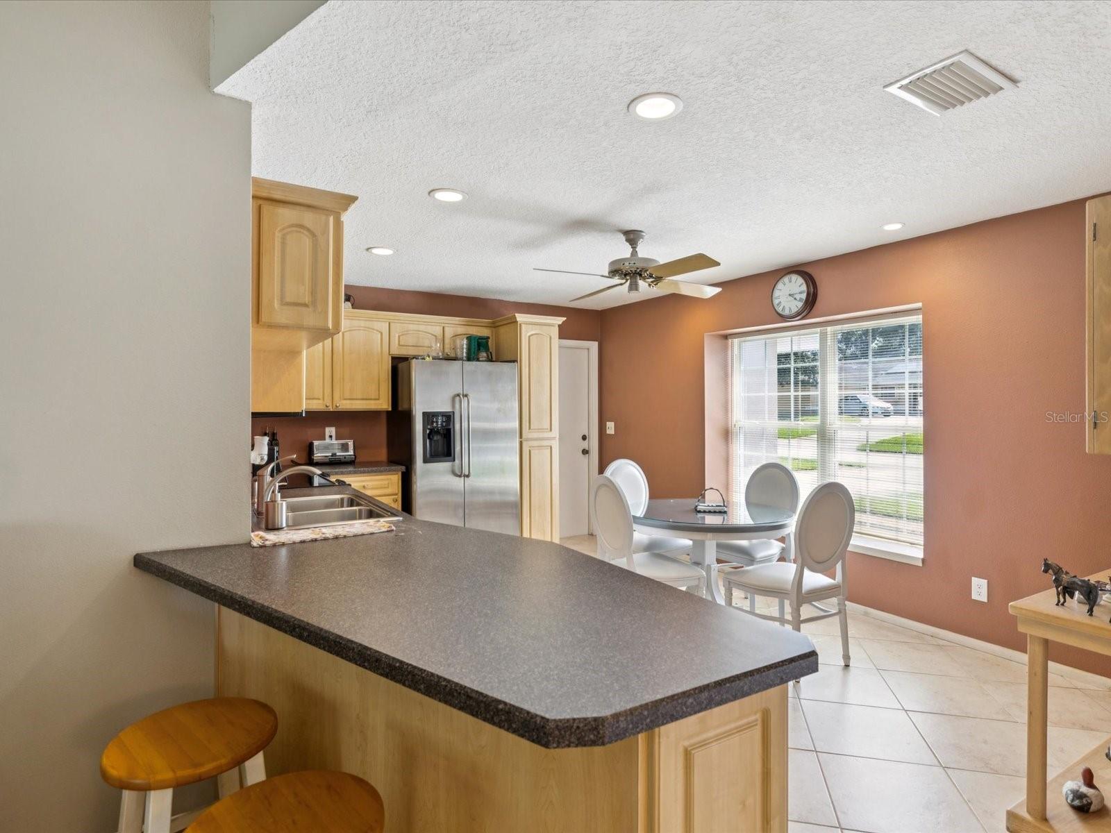 827 CREEKSIDE LANE