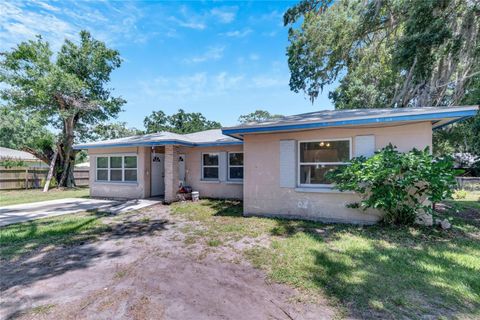 A home in PLANT CITY