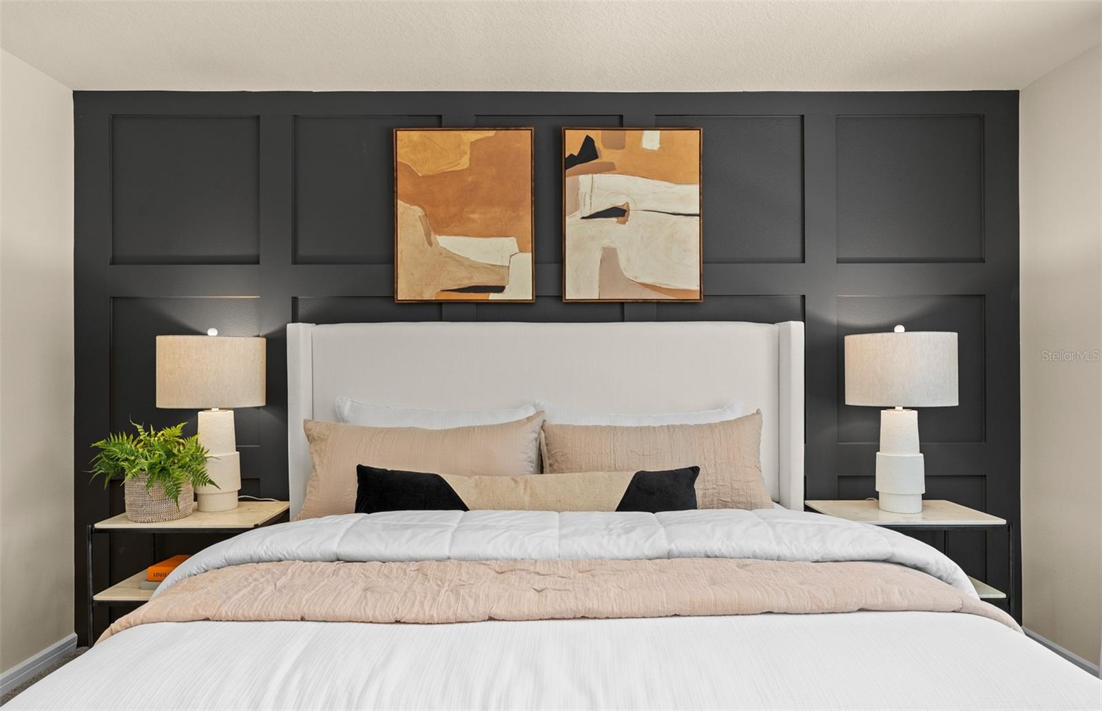 OVIEDO SQUARE - Residential