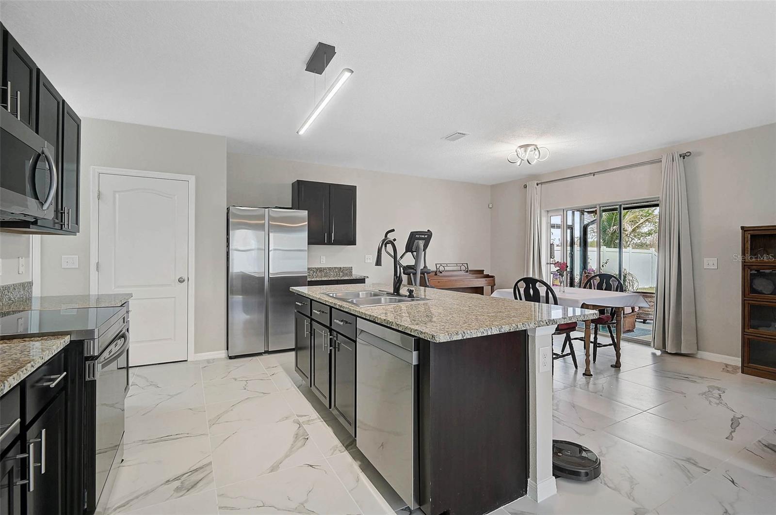 3818 WILLOW WALK DRIVE