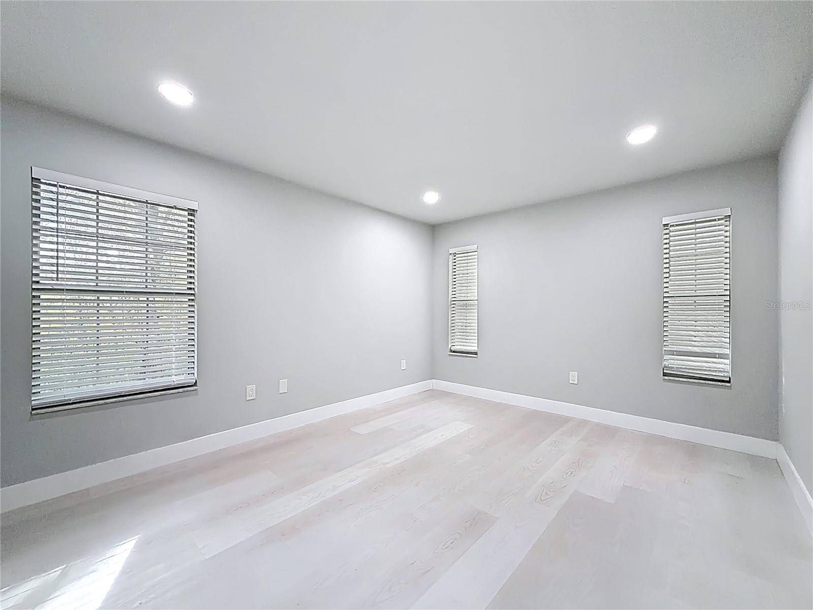 RAINBOW LAKES ESTATE - Residential