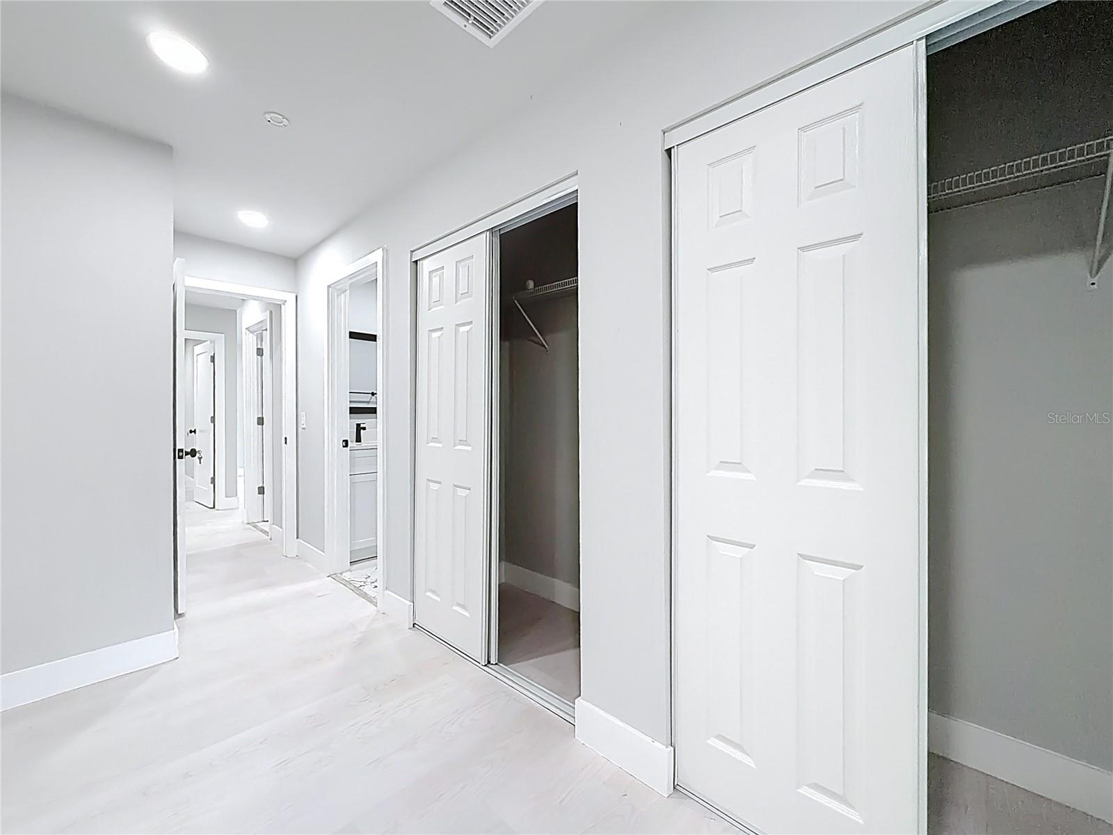 RAINBOW LAKES ESTATE - Residential