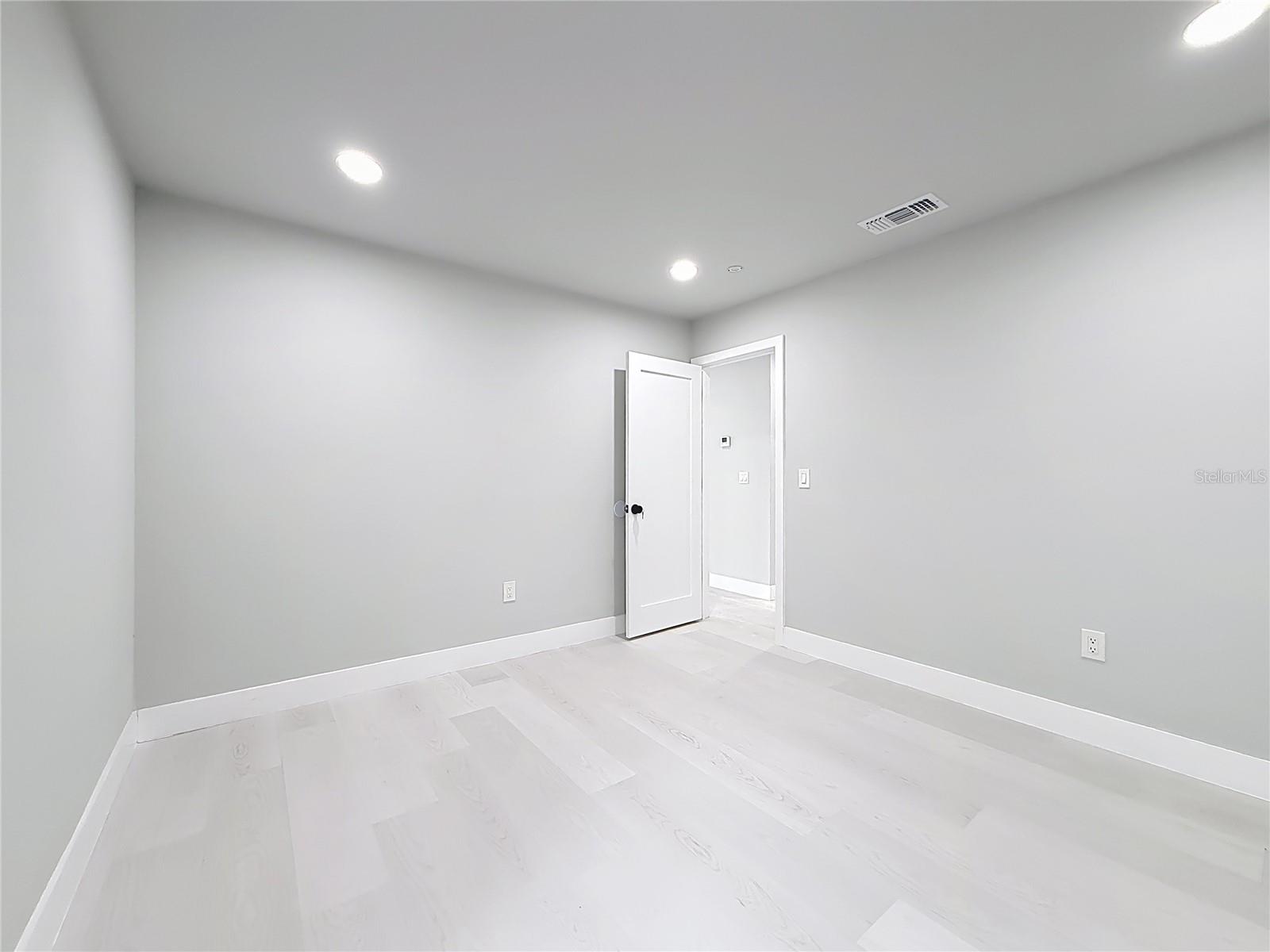 RAINBOW LAKES ESTATE - Residential