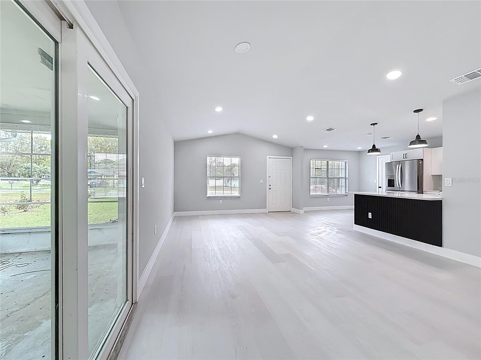 RAINBOW LAKES ESTATE - Residential