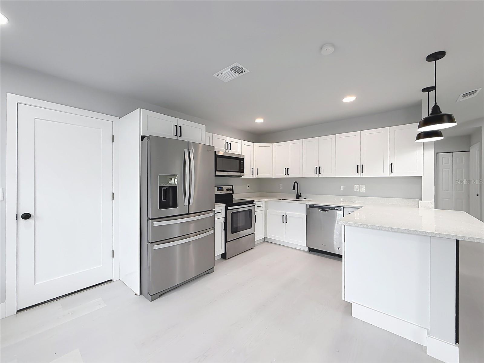 RAINBOW LAKES ESTATE - Residential