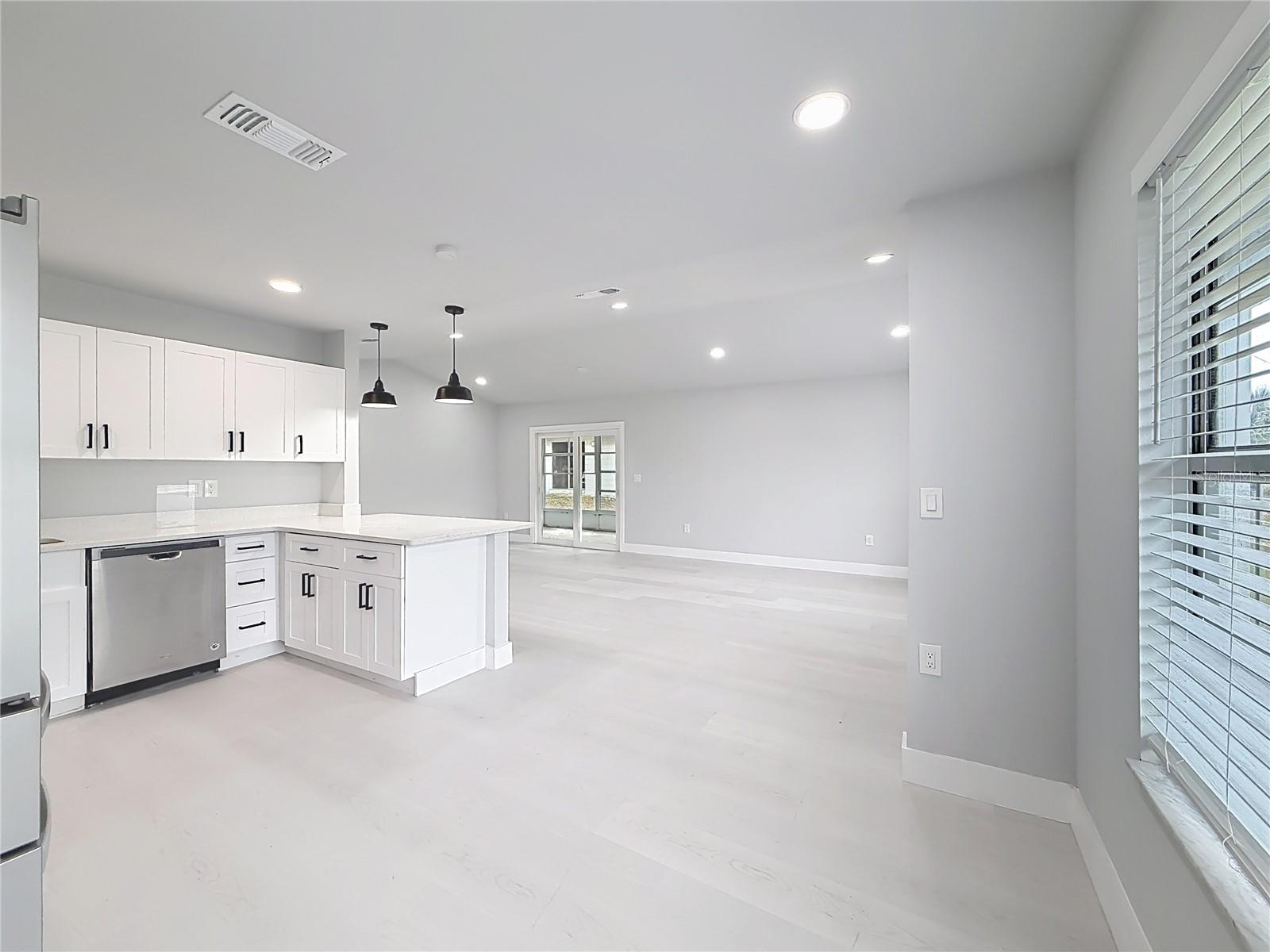 RAINBOW LAKES ESTATE - Residential