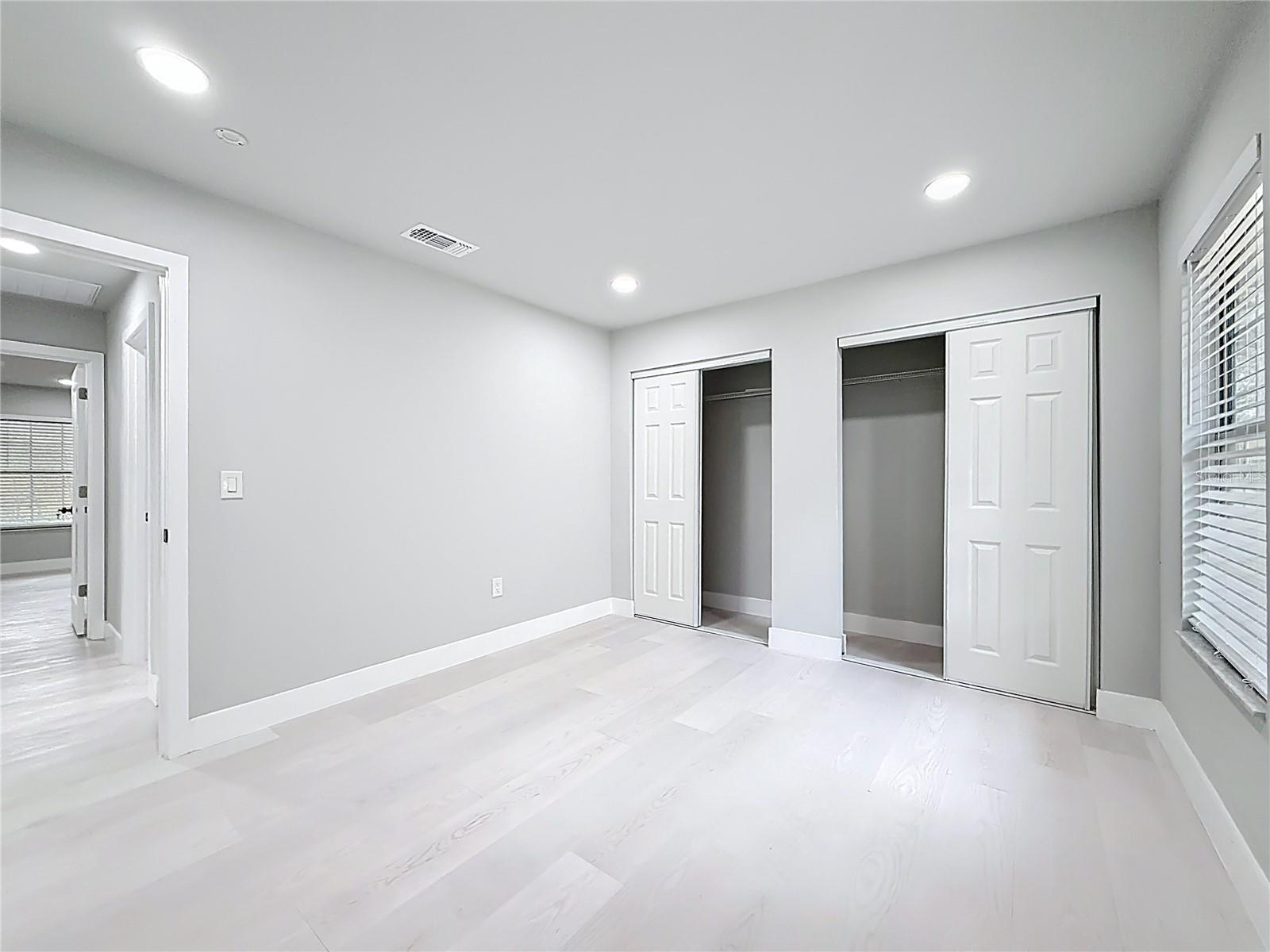 RAINBOW LAKES ESTATE - Residential