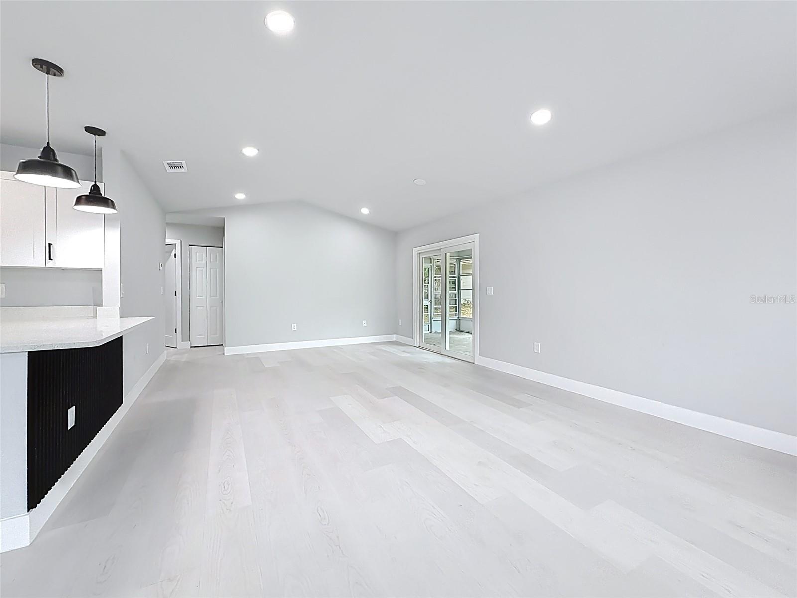 RAINBOW LAKES ESTATE - Residential