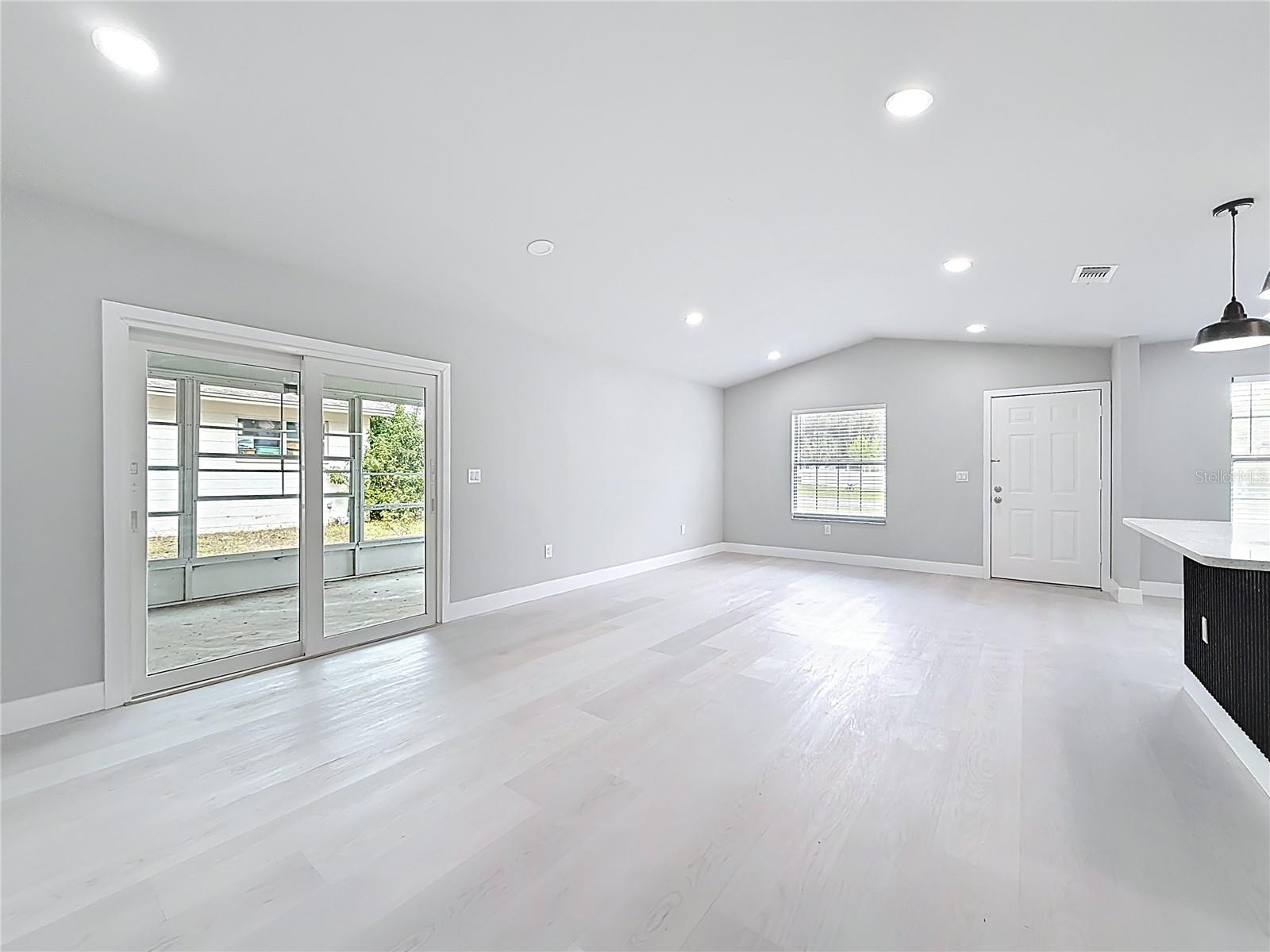 RAINBOW LAKES ESTATE - Residential