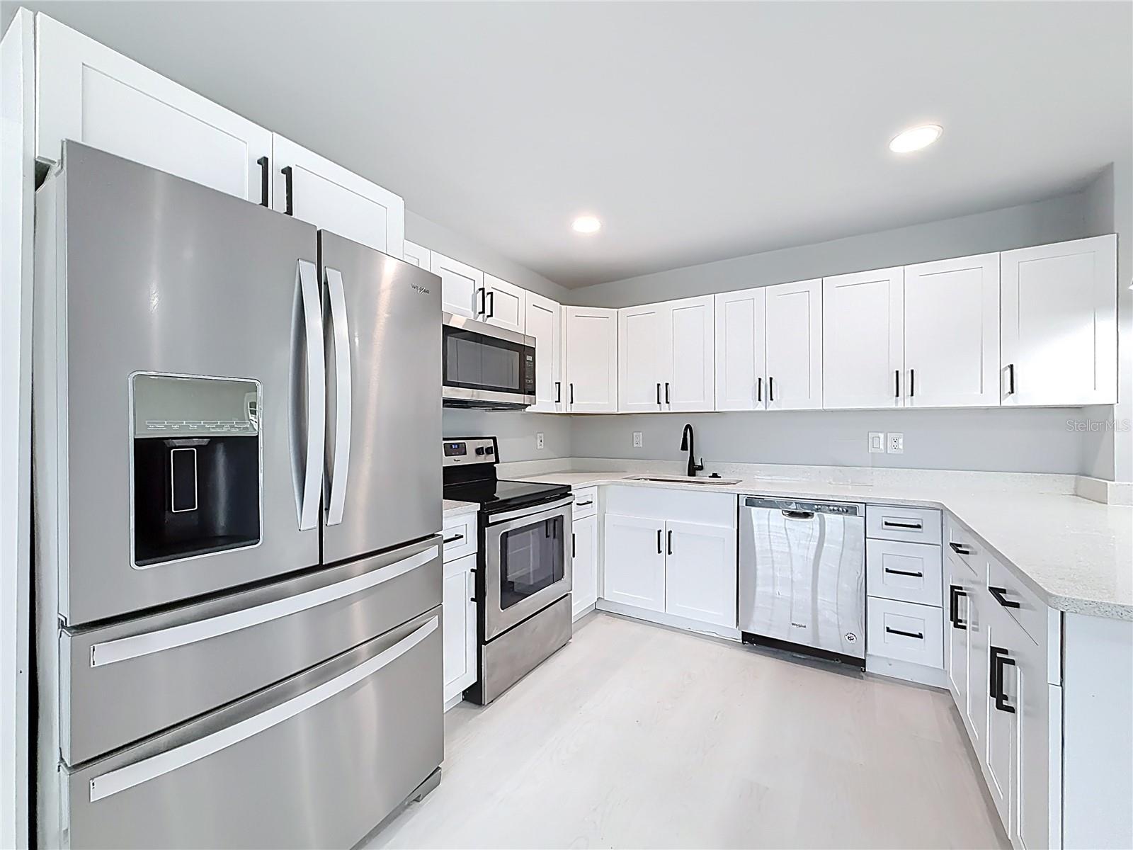 RAINBOW LAKES ESTATE - Residential