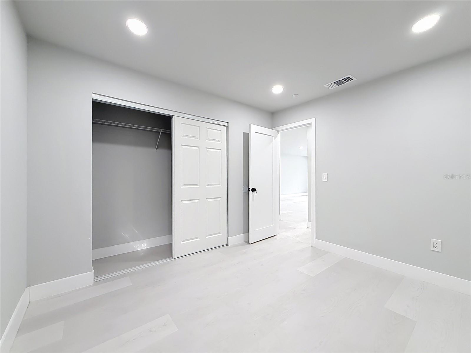 RAINBOW LAKES ESTATE - Residential