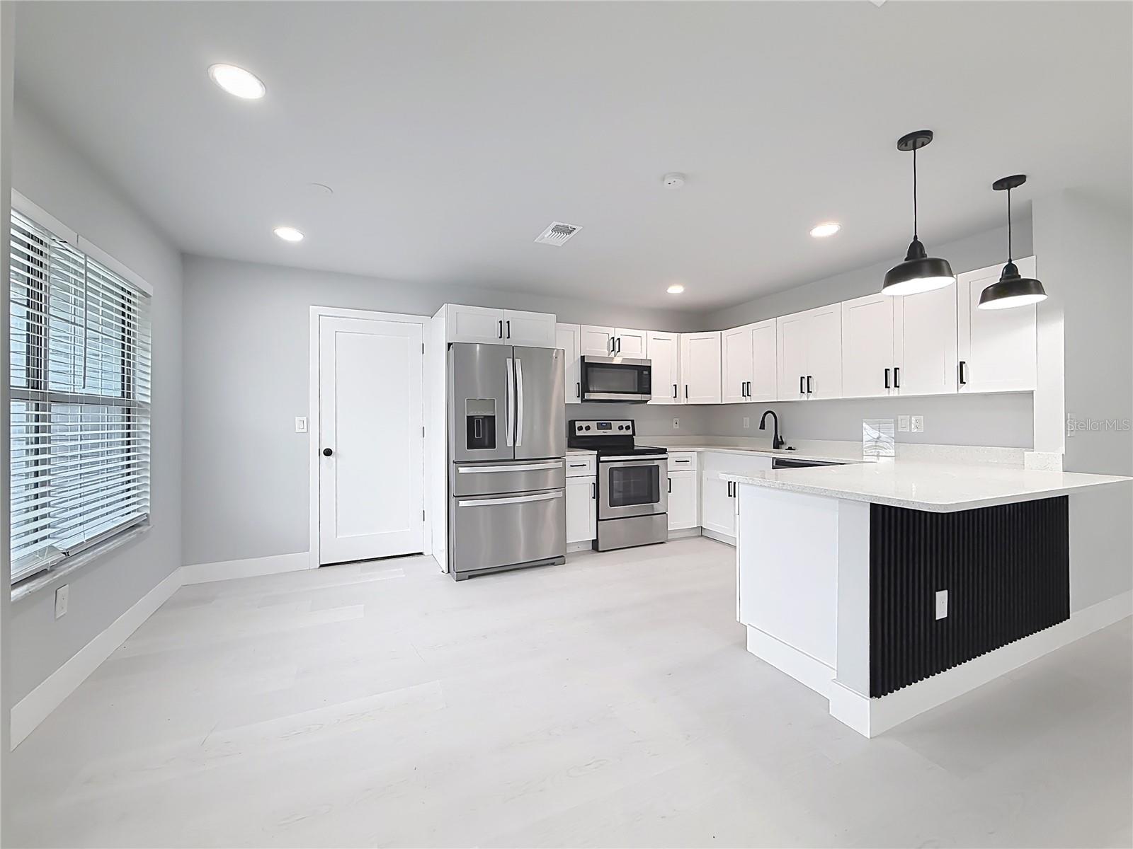 RAINBOW LAKES ESTATE - Residential