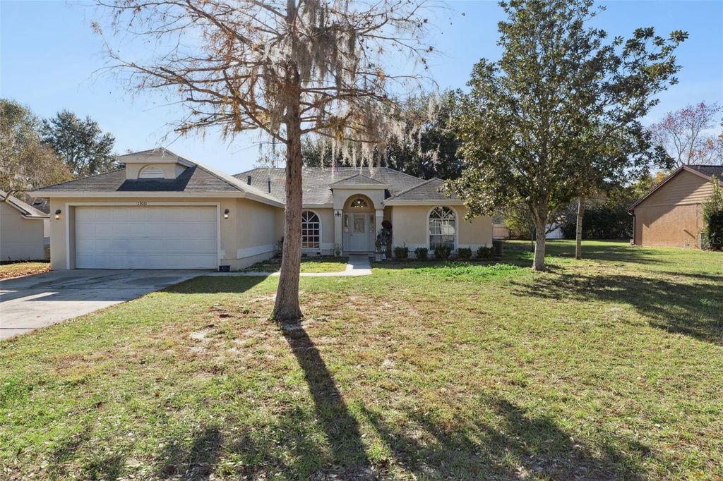Photo of 13031 Scottish Pine Lane, Clermont, FL 34711 (MLS # G5106388)