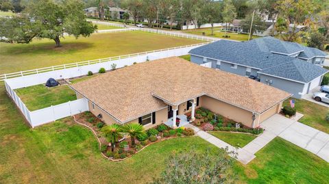 A home in LAKELAND