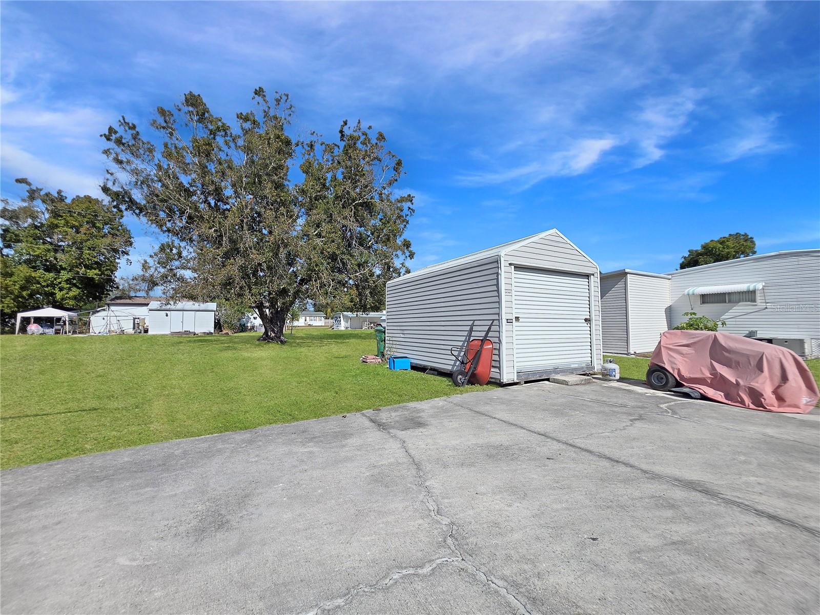 LAKEWOOD - Residential