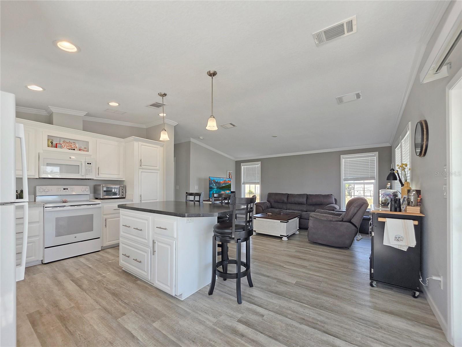 LAKEWOOD - Residential