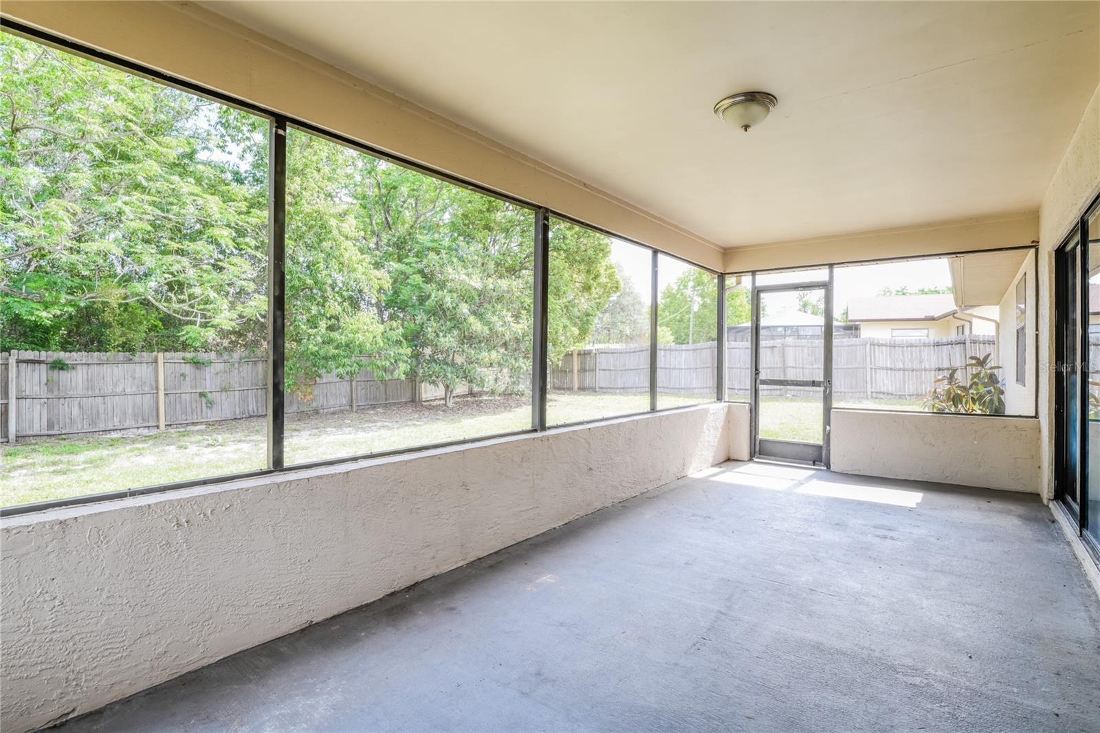 SPRING HILL UNIT 22 - Residential Lease