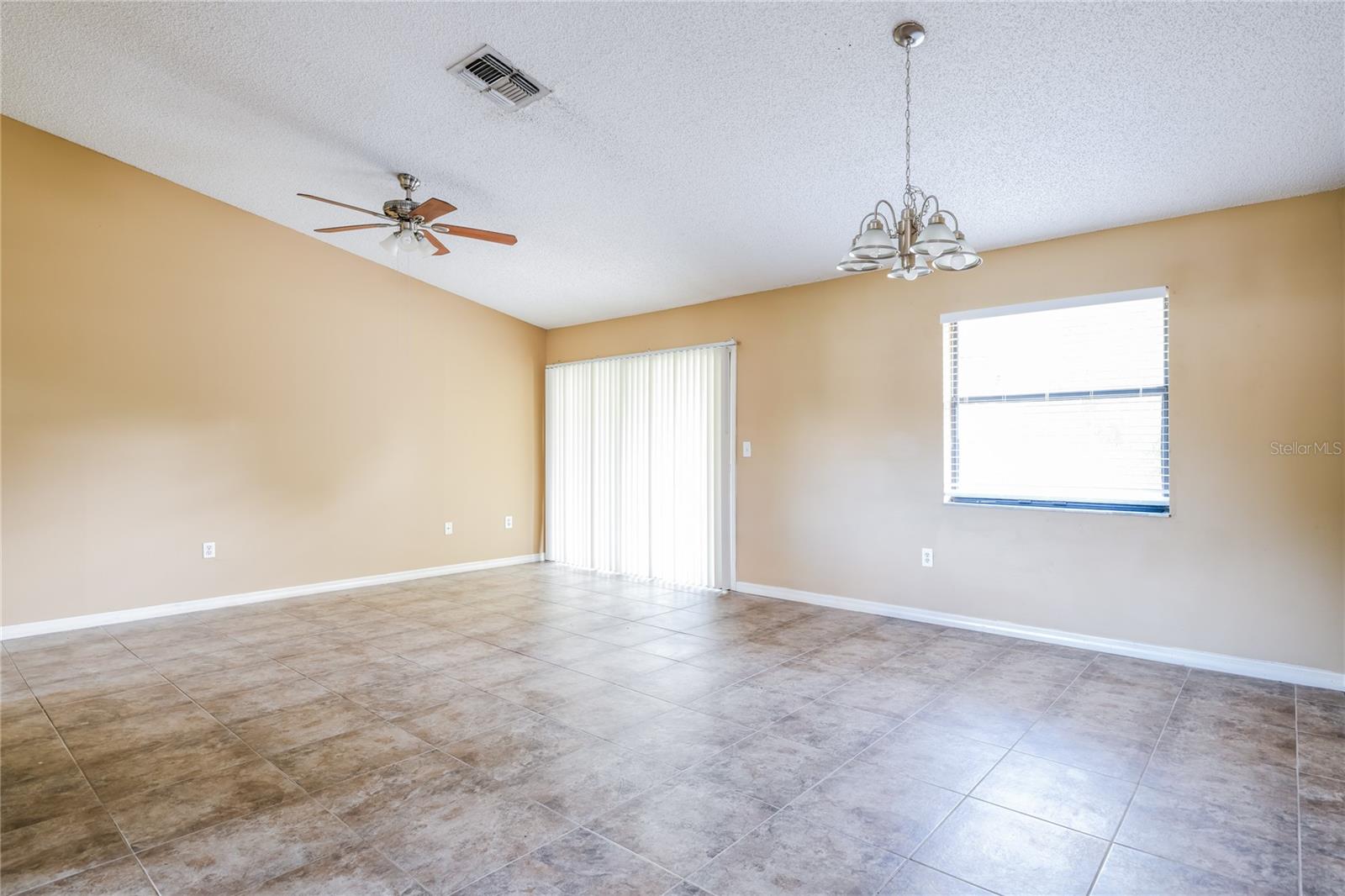 SPRING HILL UNIT 22 - Residential Lease