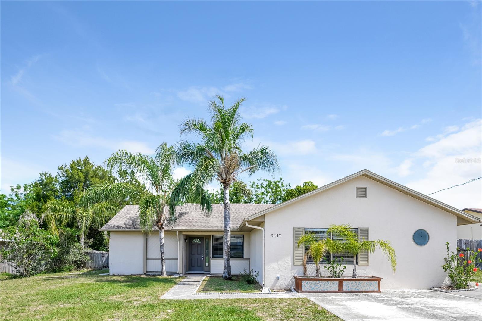 SPRING HILL UNIT 22 - Residential Lease