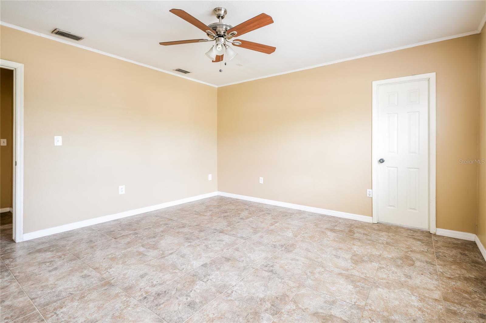 SPRING HILL UNIT 22 - Residential Lease