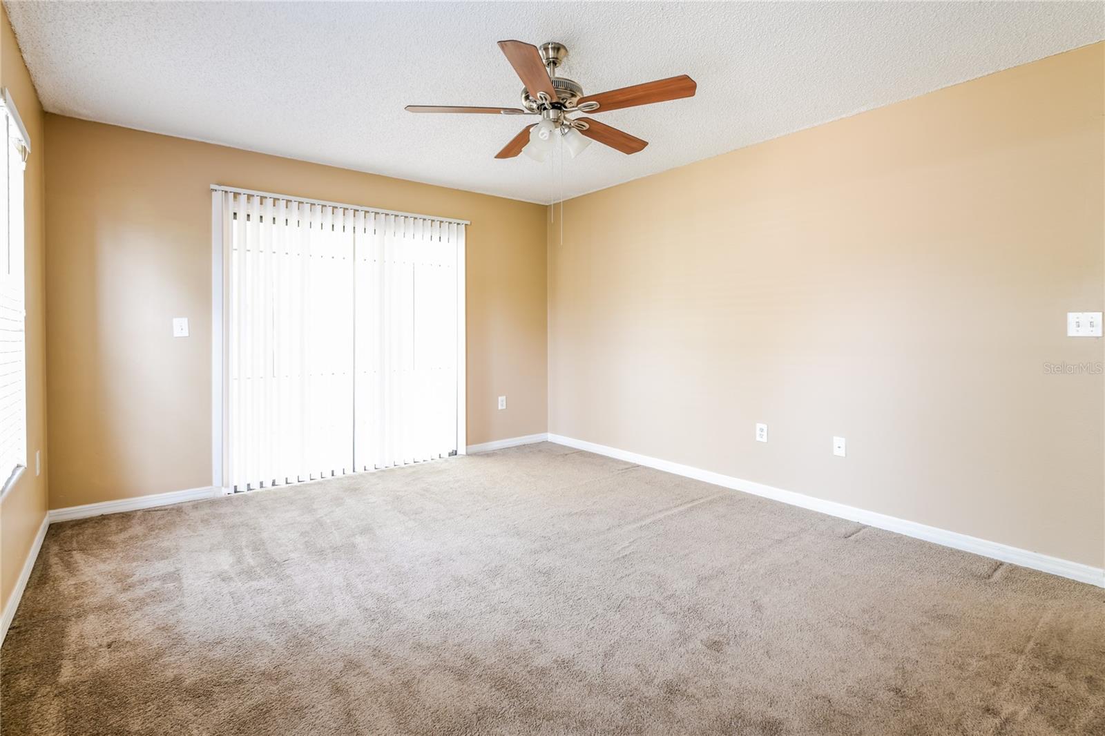 SPRING HILL UNIT 22 - Residential Lease