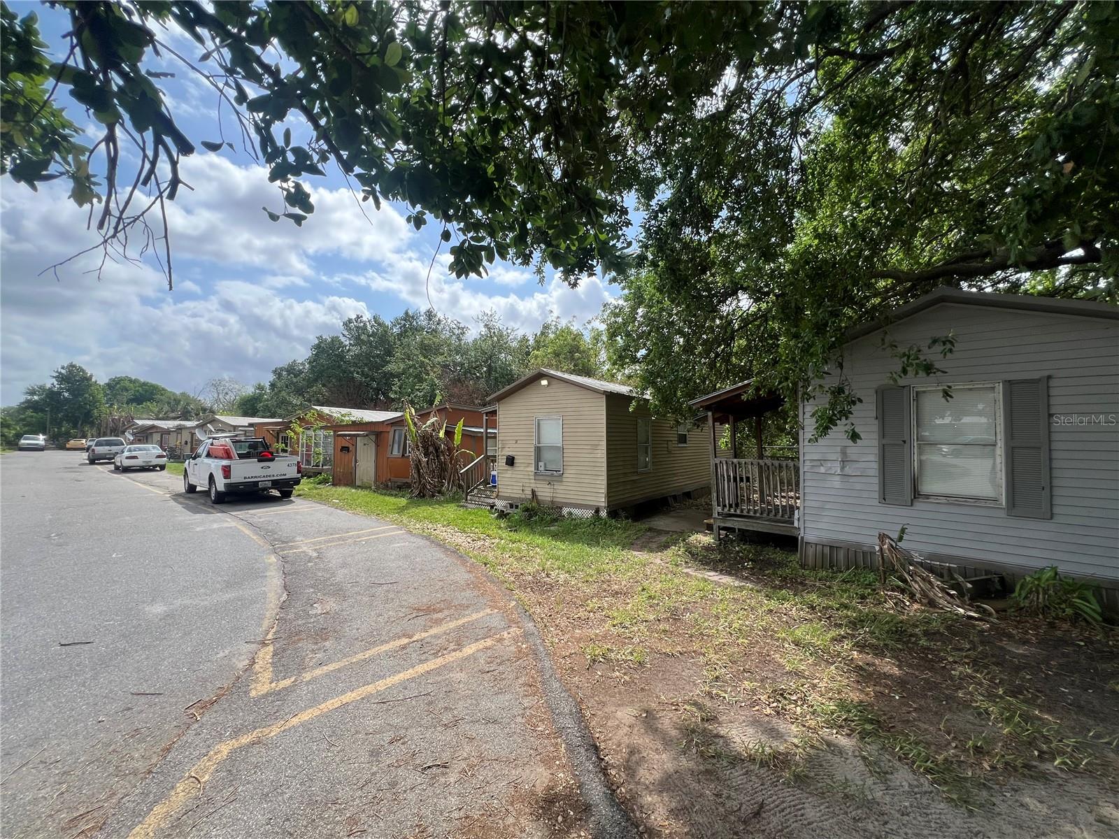 15992 W COLONIAL DRIVE