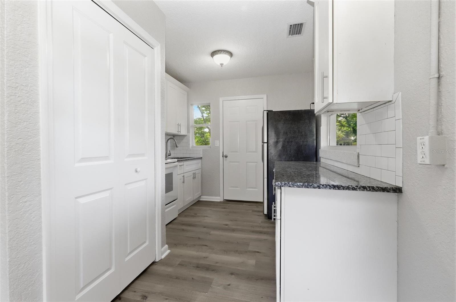 KITCHENS BLK 197 DELAND - Residential