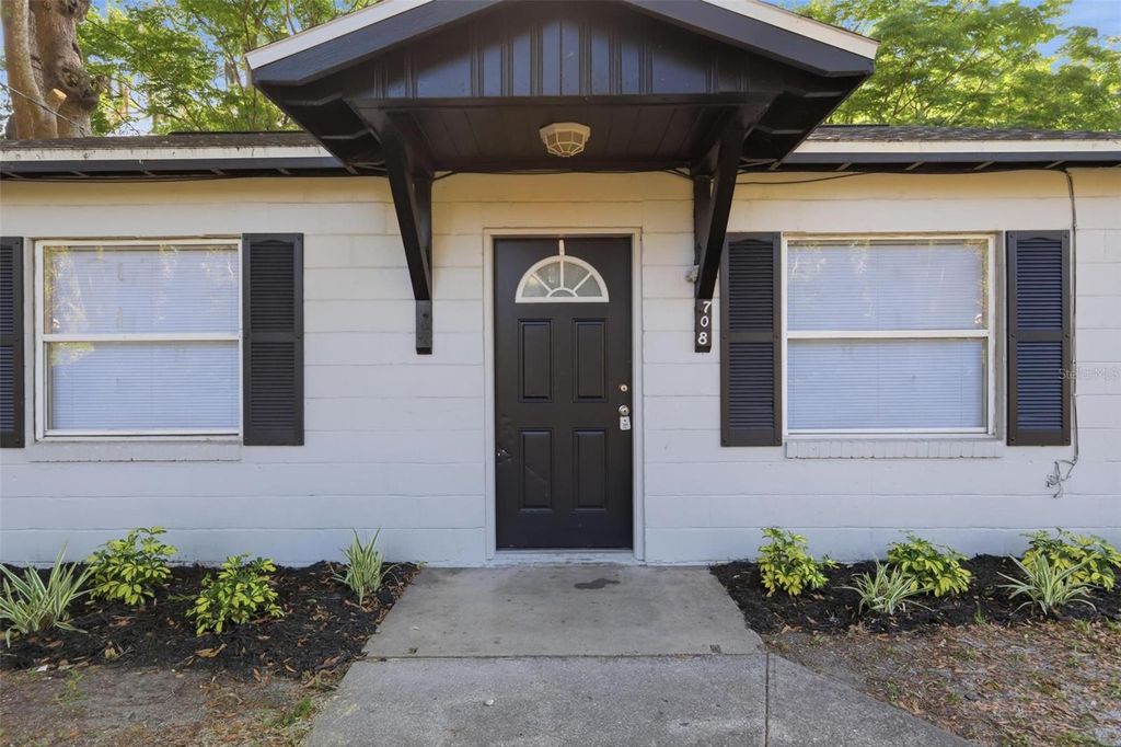 Photo of 708 S Palmetto Avenue, Deland, FL 32720 (MLS # O6406308)