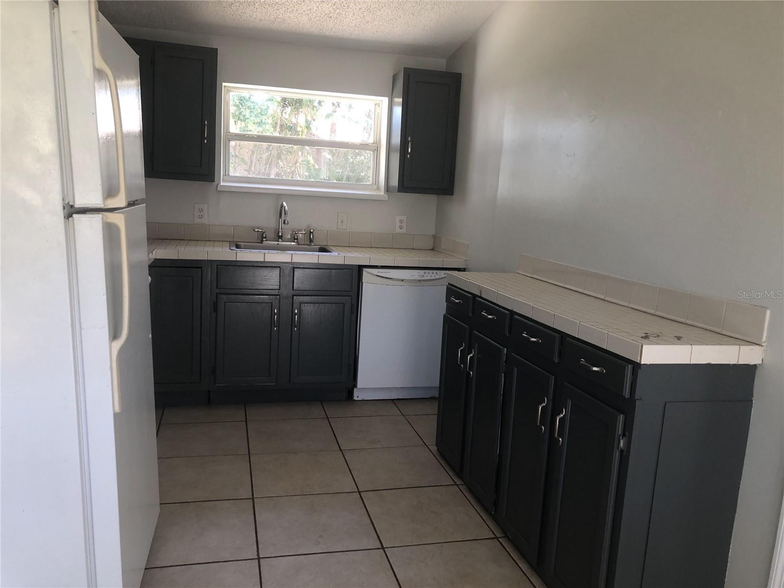 LAWNDALE - Residential Lease