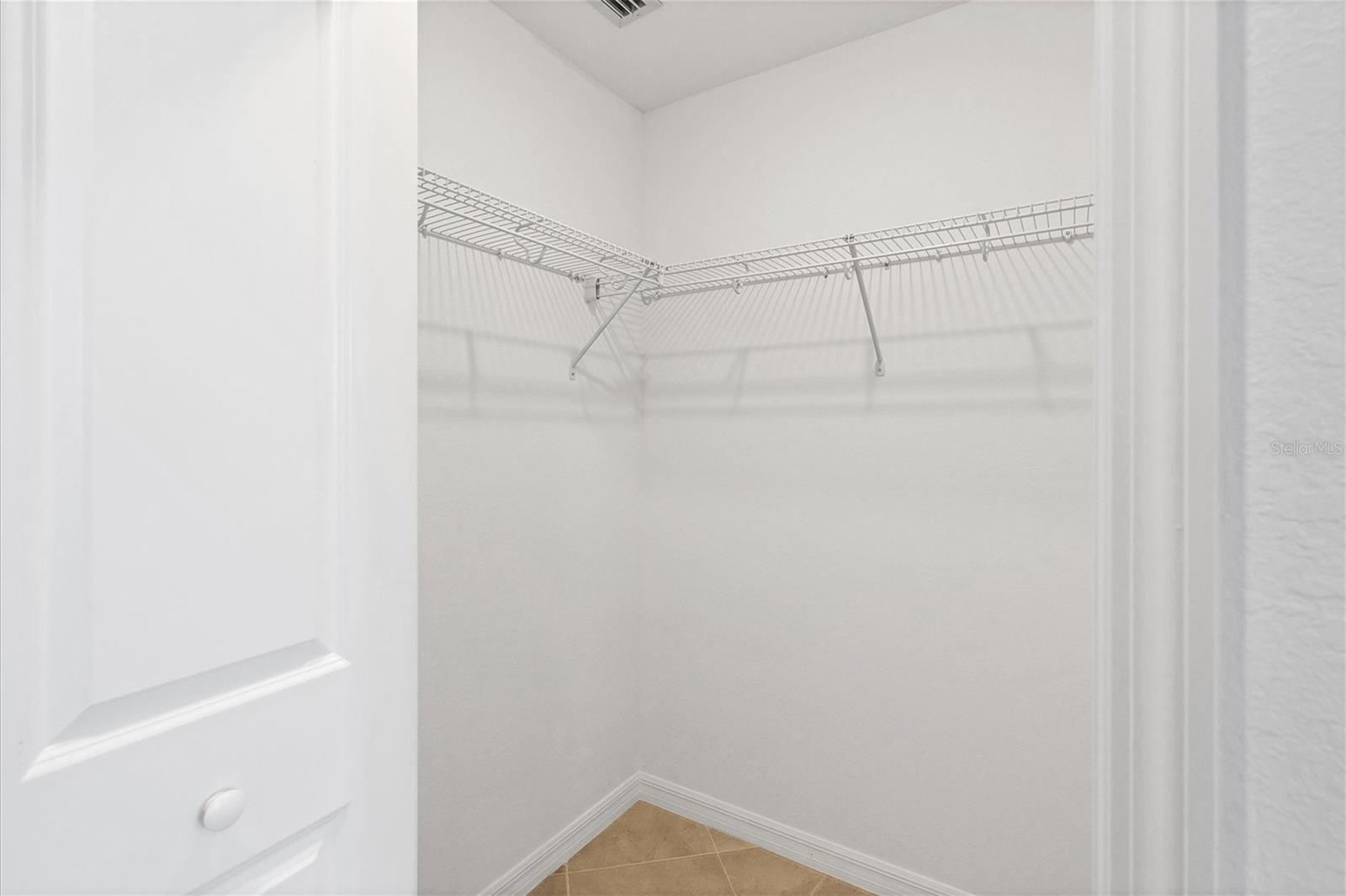 WELLEN GOLF & COUNTRY CLUB - Residential Lease