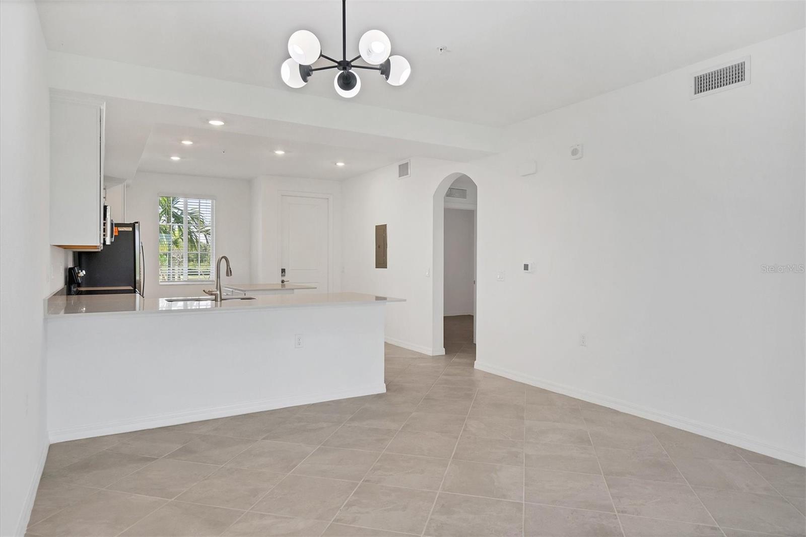 WELLEN GOLF & COUNTRY CLUB - Residential Lease