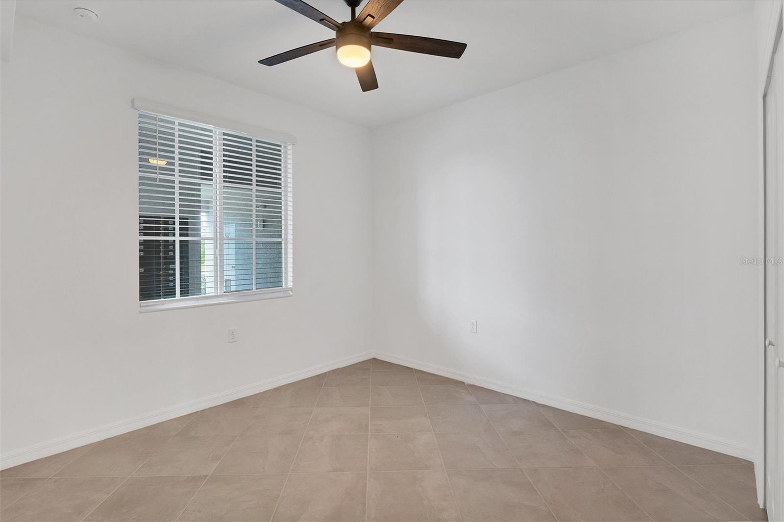 WELLEN GOLF & COUNTRY CLUB - Residential Lease