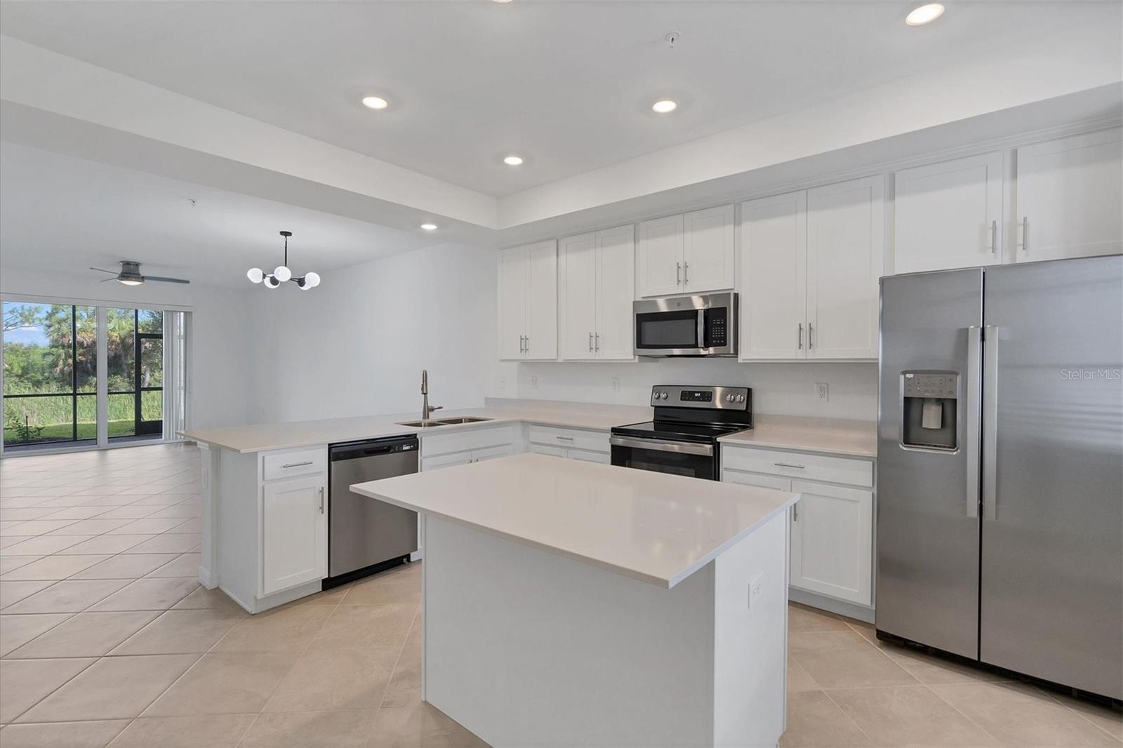 WELLEN GOLF & COUNTRY CLUB - Residential Lease