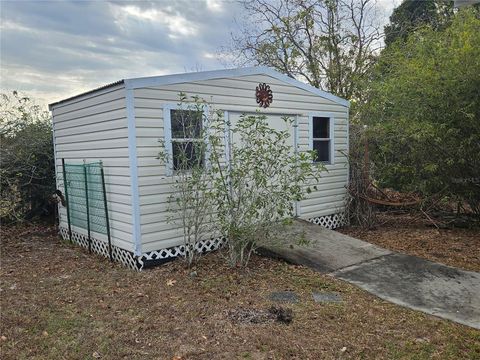 A home in LADY LAKE