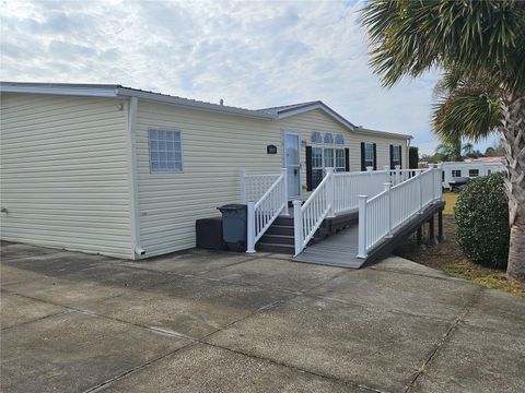 A home in LADY LAKE