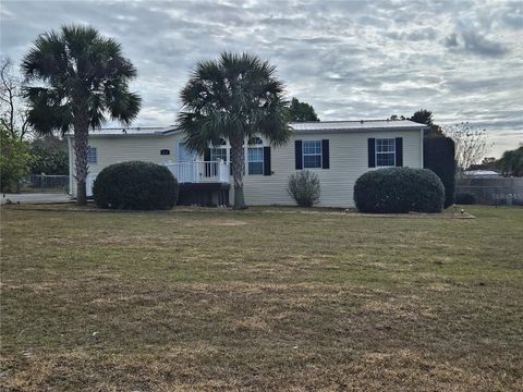 A home in LADY LAKE