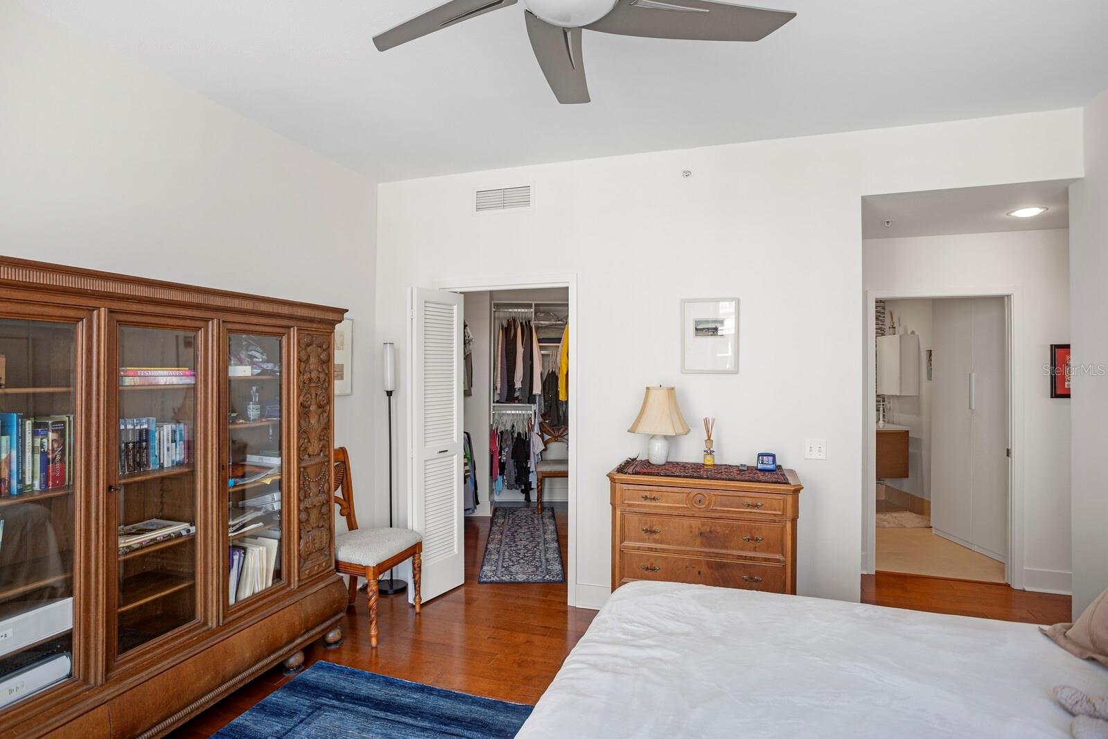 SIGNATURE PLACE CONDO - Residential Lease