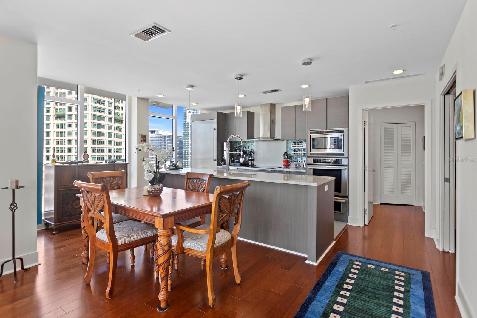 SIGNATURE PLACE CONDO - Residential Lease