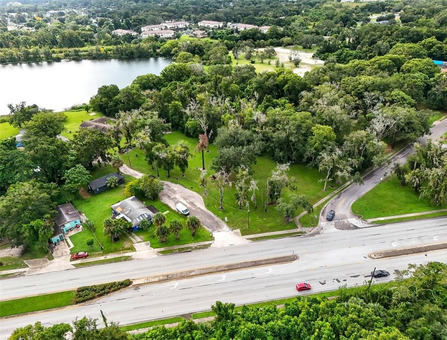 Prime Corner Lot in Altamonte Springs! Partially cleared residential lot at Ronald Reagan Blvd &
Florence St with no HOA. Zoned residential with potential for multiple single-family homes, a large
estate, or a small multifamily (buyer to verify). Conveniently located near shopping, dining, and
major highways - endless possibilities!