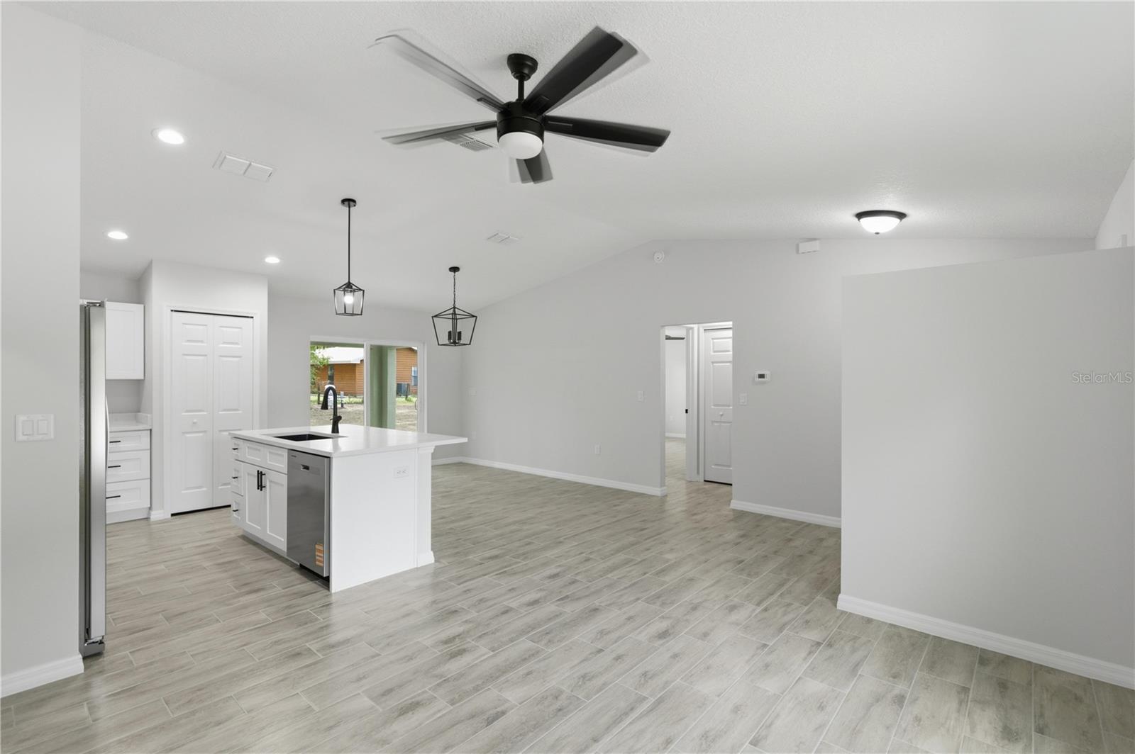 OCALA PARK ESTATES - Residential