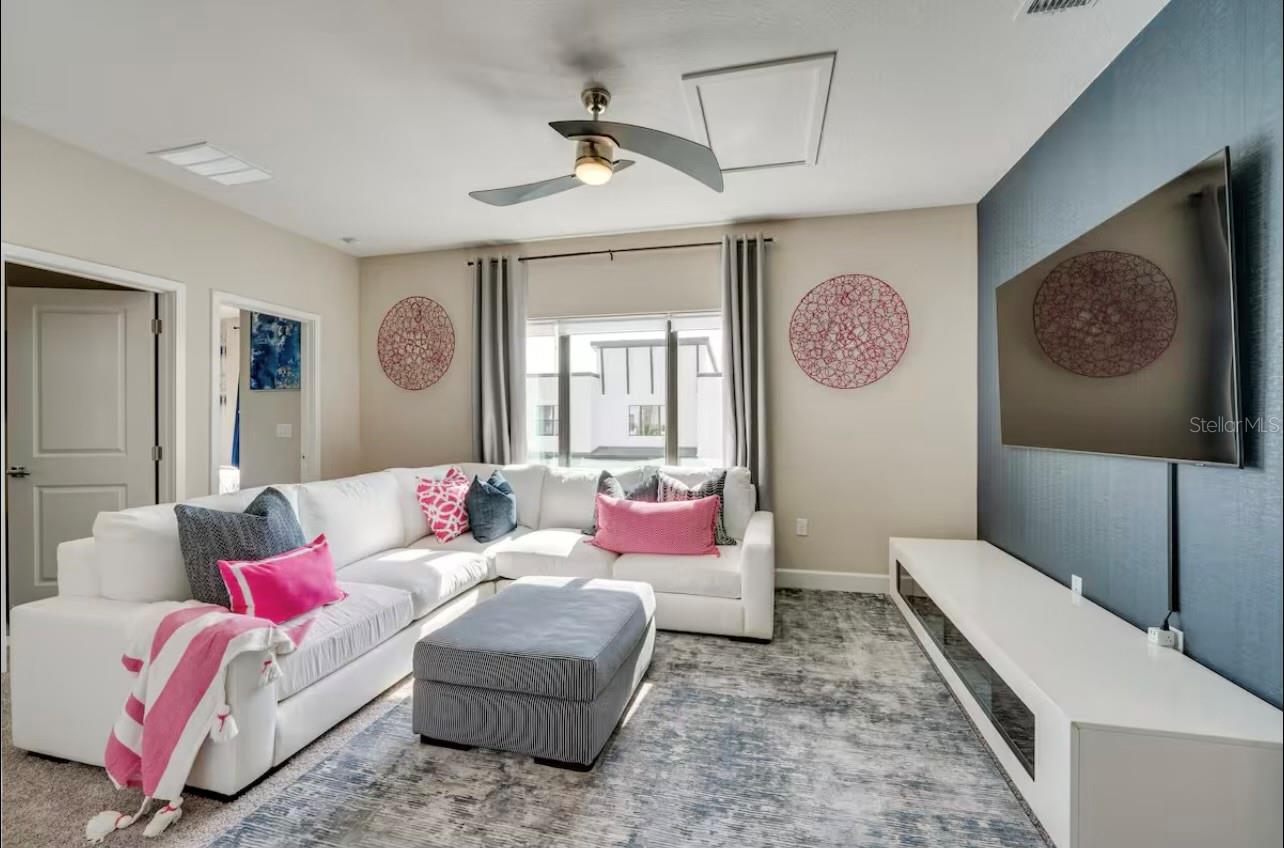 VILLA DOMANI - Residential Lease