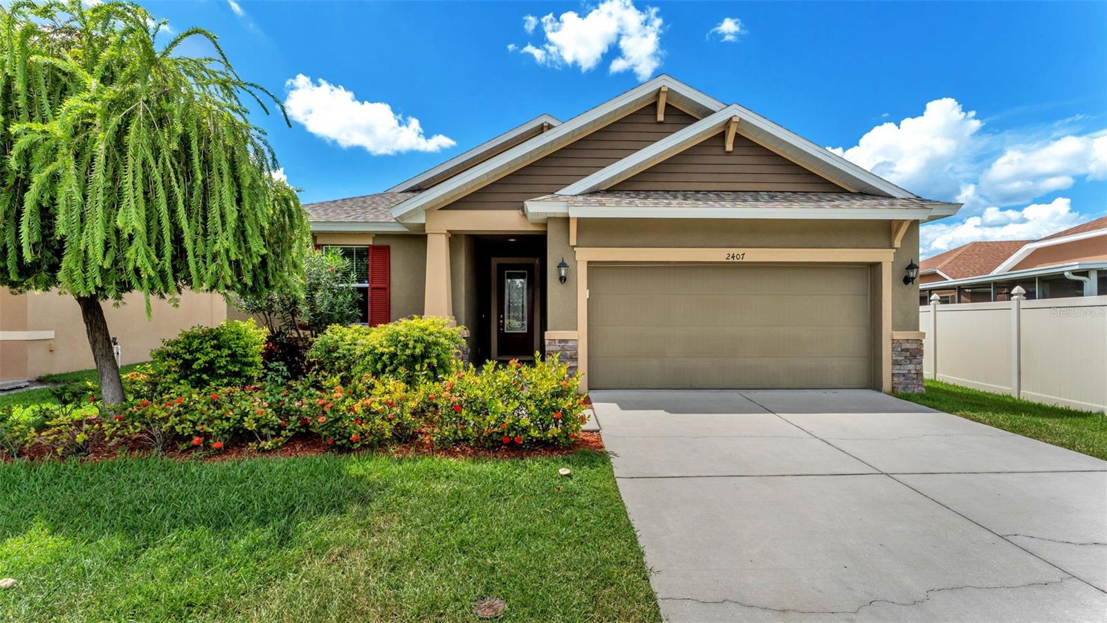 Welcome to 2407 Ladoga Dr, nestled in the desirable Villages at Bridgewater community in Lakeland. This well-maintained home offers a spacious split floor plan with 4 bedrooms and 2 bathrooms, providing comfort and privacy for the whole family. The master suite features its own en-suite bathroom, while the additional bedrooms are generously sized for guests, family, or a home office.
The heart of the home is the large kitchen, complete with a breakfast bar, ample cabinet space, and a pantry—perfect for both everyday living and entertaining. Step outside to the screened patio, an ideal space for relaxing with a morning coffee or hosting gatherings with friends. Beyond the patio, you’ll enjoy a fenced backyard with a beautiful water view, offering both serenity and privacy.
Living in Villages at Bridgewater means access to an array of resort-style amenities, including a clubhouse with fitness center, community pool, playground, dog park, tennis courts, fishing, and a dock. With its combination of a functional floor plan, outdoor living space, and community features, this home is ready to be your perfect Florida retreat.