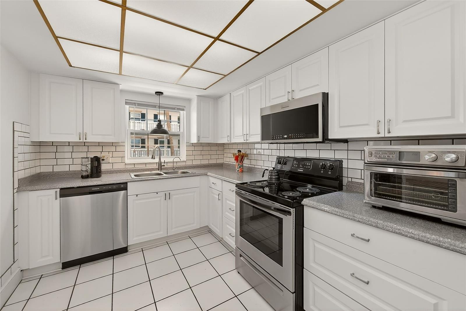 PORT BELLEAIR 3 CONDO - Residential