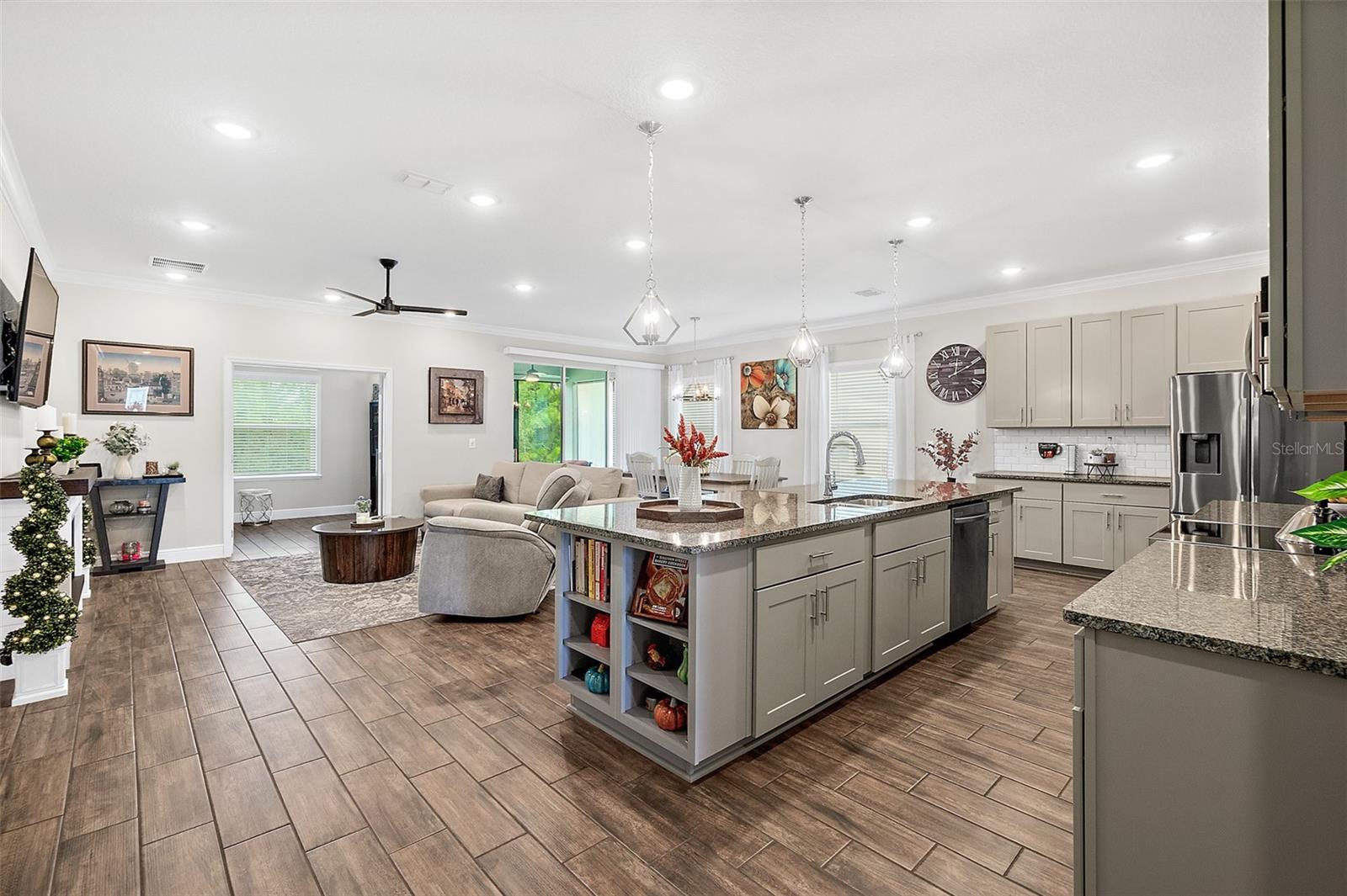 HUNTERS RIDGE - Residential