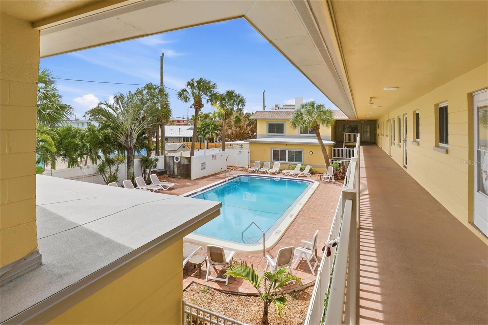 WAVES THE CONDO - Residential