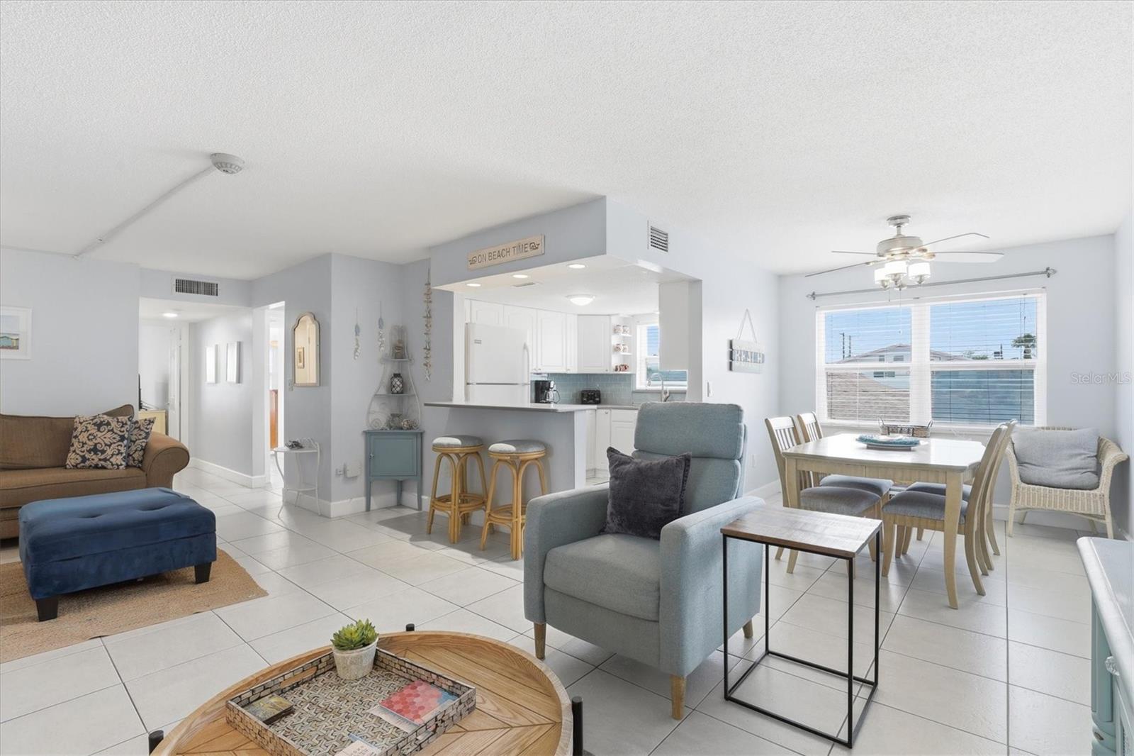 WAVES THE CONDO - Residential